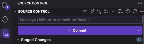 Kiro 的 Source Control 面板：紫色 Commit 按鈕，左側活動列有 Kiro 的幽靈圖示，版面和 VS Code 幾乎相同